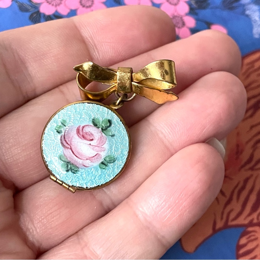 Vintage blue guilloche enamel & goldtone bow locket brooch pin romantic rose - Picture 2 of 8